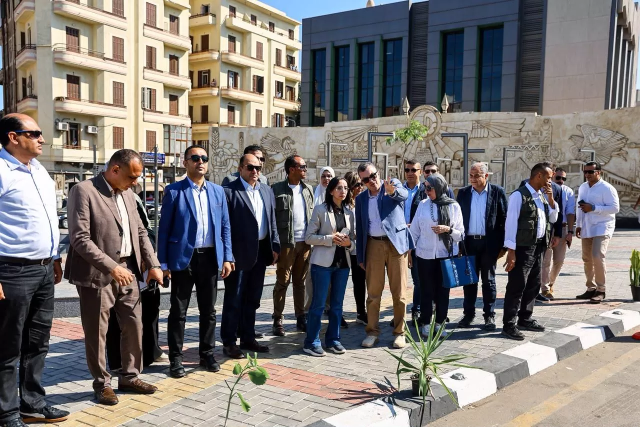 وزير التخطيط ومحافظ البحيرة يتفقدان مشروعات صحية وتعليمية