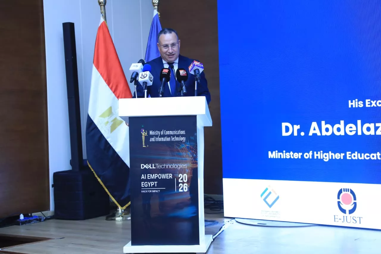 الدكتور عبدالعزيز قنصوة وزير التعليم العالي والبحث العلمي والقائم بعمل وزير الثقافة 