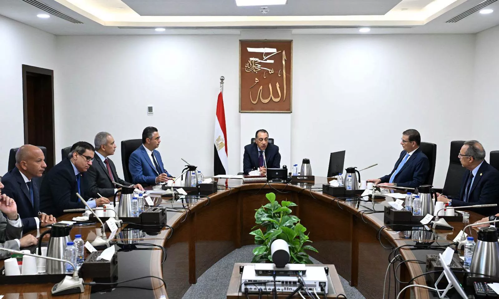 رئيس الوزراء يتابع جهود توافر المخزون الاستراتيجي من السلع