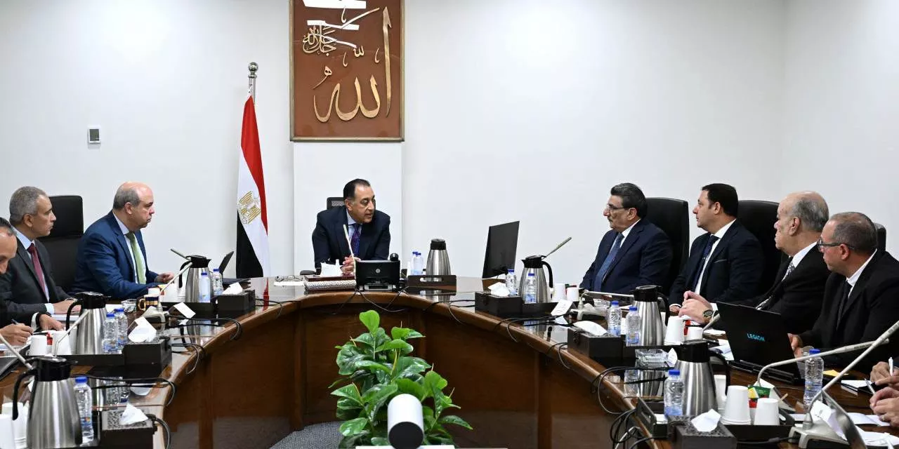 مدبولي يستعرض تقدم مشروع مبنى الركاب 4 بمطار القاهرة الدولي
