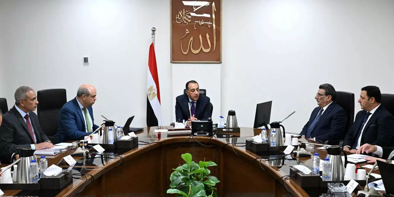 مدبولي يستعرض تقدم مشروع مبنى الركاب 4 بمطار القاهرة الدولي