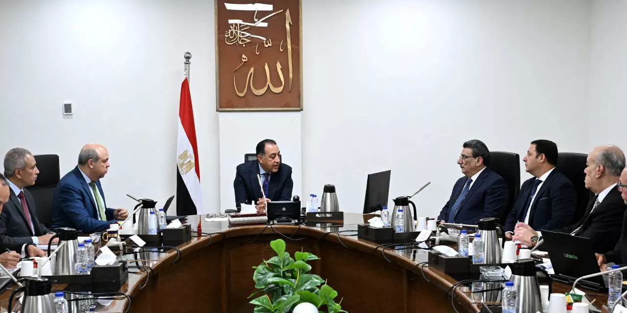 مدبولي يستعرض تقدم مشروع مبنى الركاب 4 بمطار القاهرة الدولي