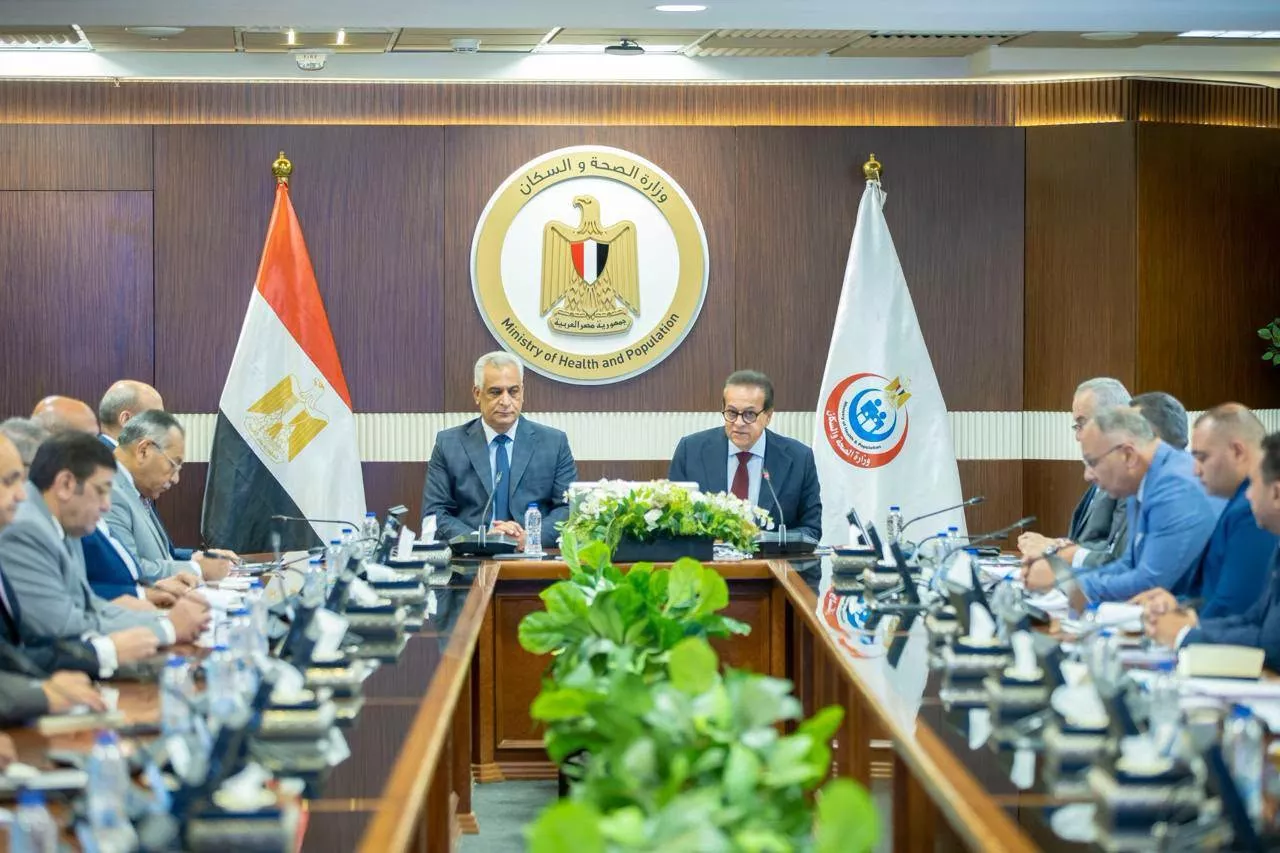 وزيرا الصحة والإنتاج الحربي يبحثان مستجدات عدد من المشروعات القومية المشتركة