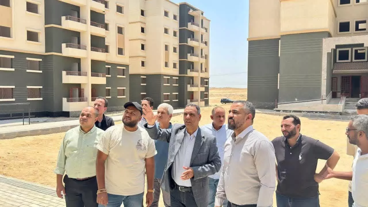 المنشاوي تتابع موقف تنفيذ المشروعات السكنية بعدد من المدن