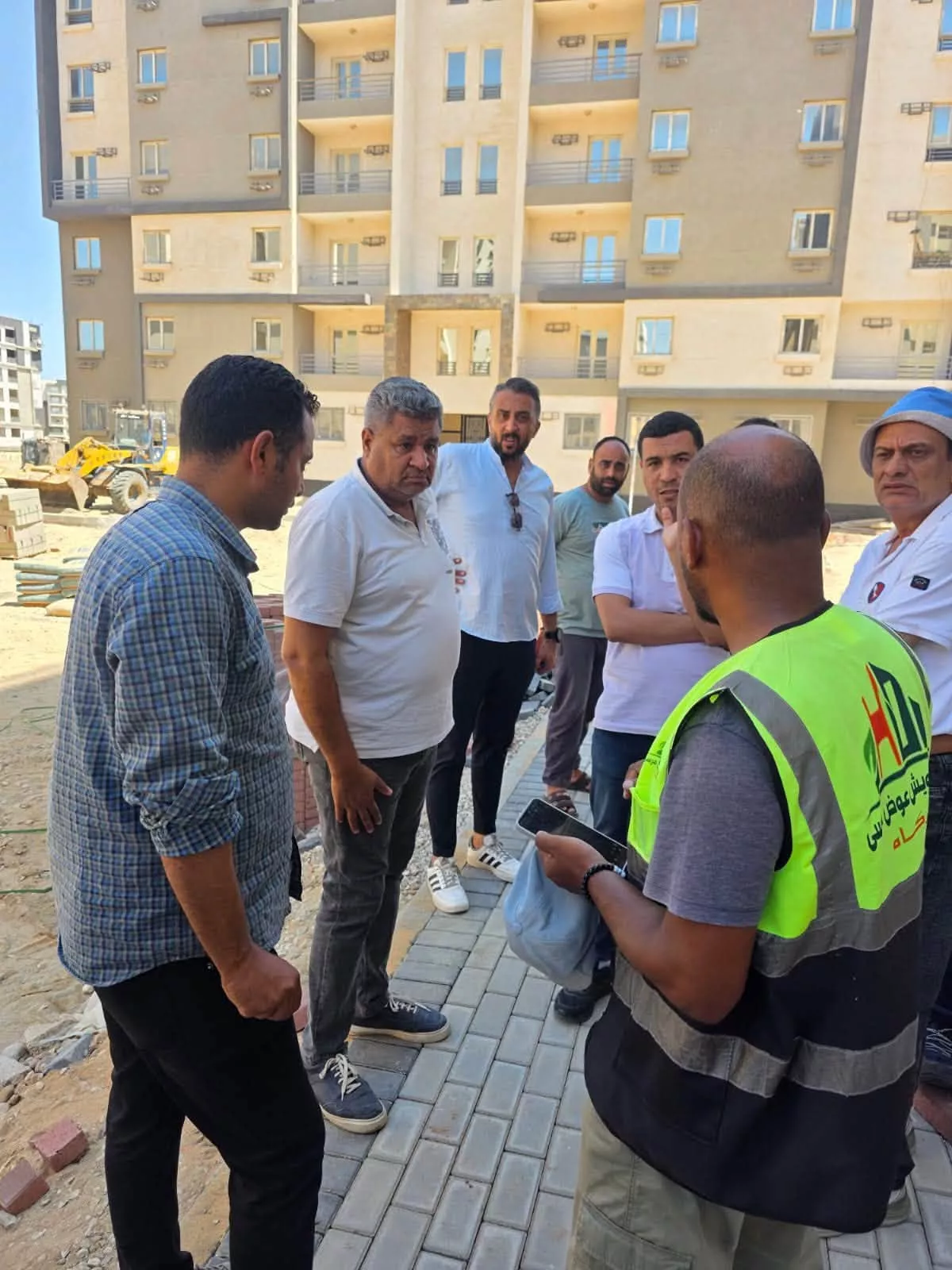المنشاوي تتابع موقف تنفيذ المشروعات السكنية بعدد من المدن