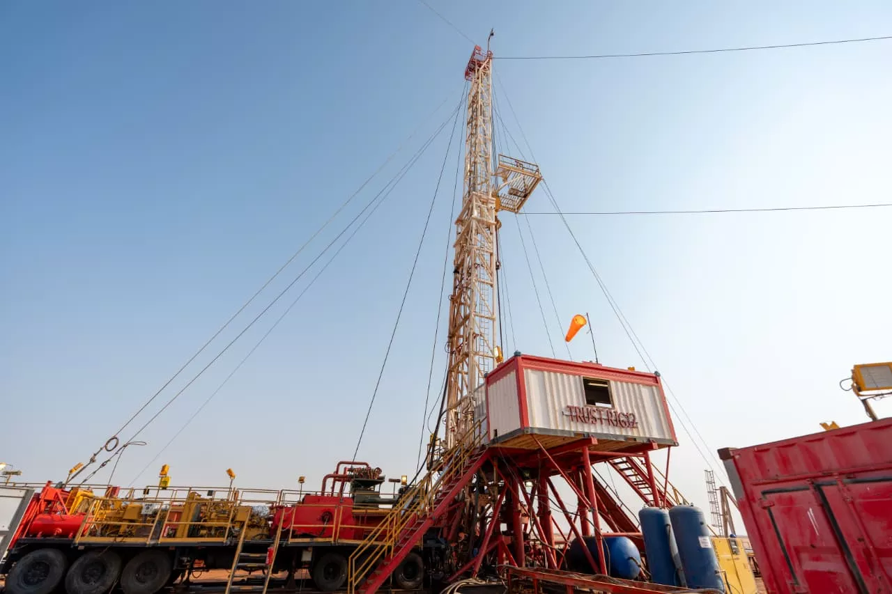 وزير البترول يتفقد استئناف أعمال الحفر بحقل البركة في أسوان