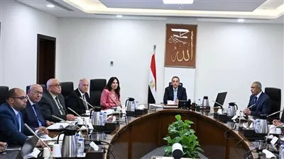 مدبولي يتابع الموقف التنفيذي لمشروعات مياه الشرب والصرف الصحي