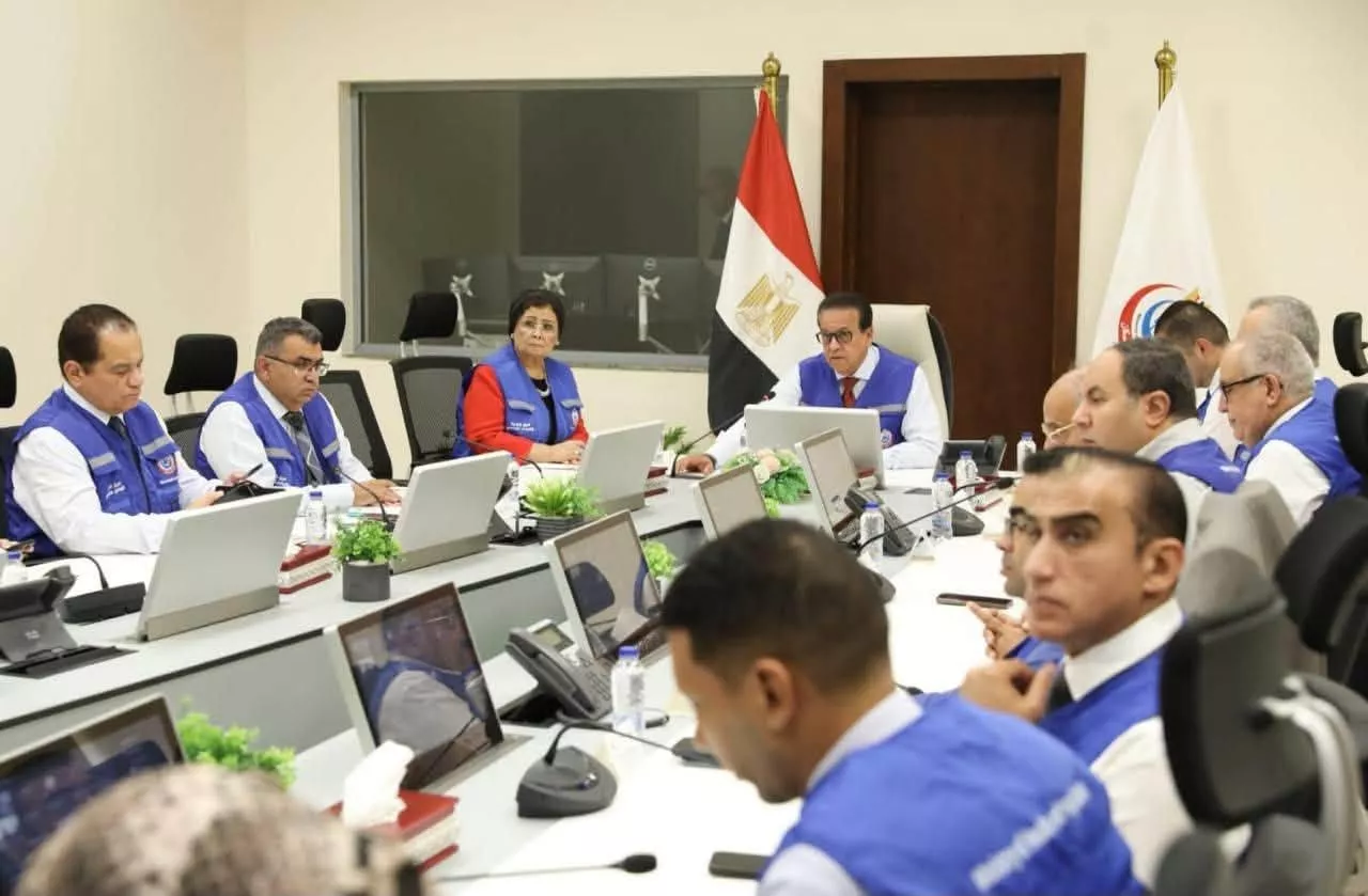 وزير الصحة يترأس اجتماع لجنة الأزمات 