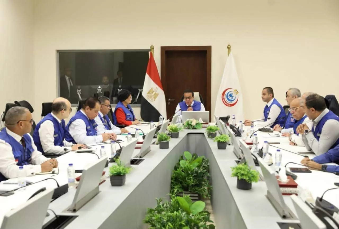 وزير الصحة يترأس اجتماع لجنة الأزمات 