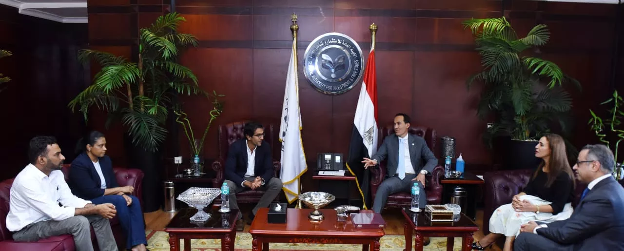 الرئيس التنفيذي للهيئة العامة للاستثمار يجتمع مع مجموعة Hirdaramani Group السريلانكية