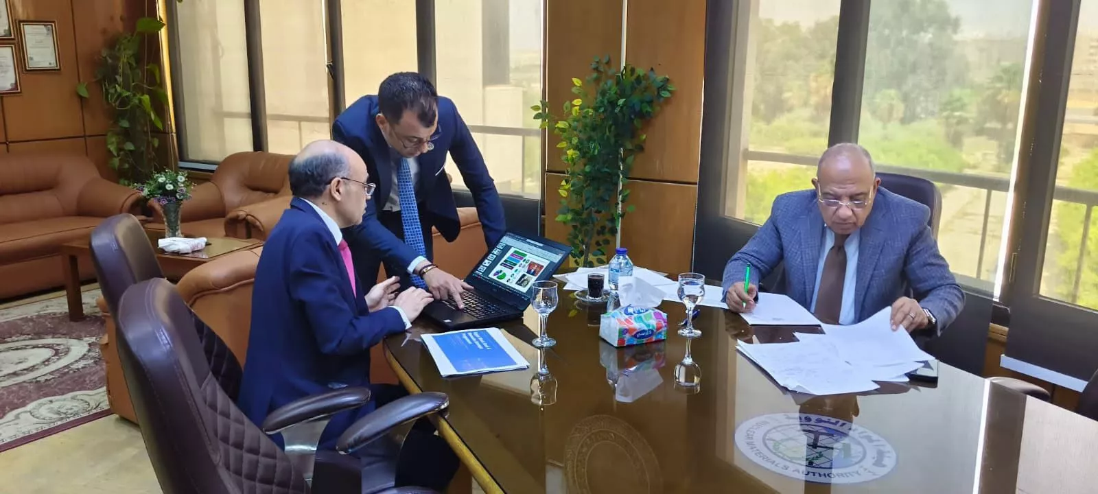 وزير الكهرباء يجتمع مع رئيس هيئة المواد النووية