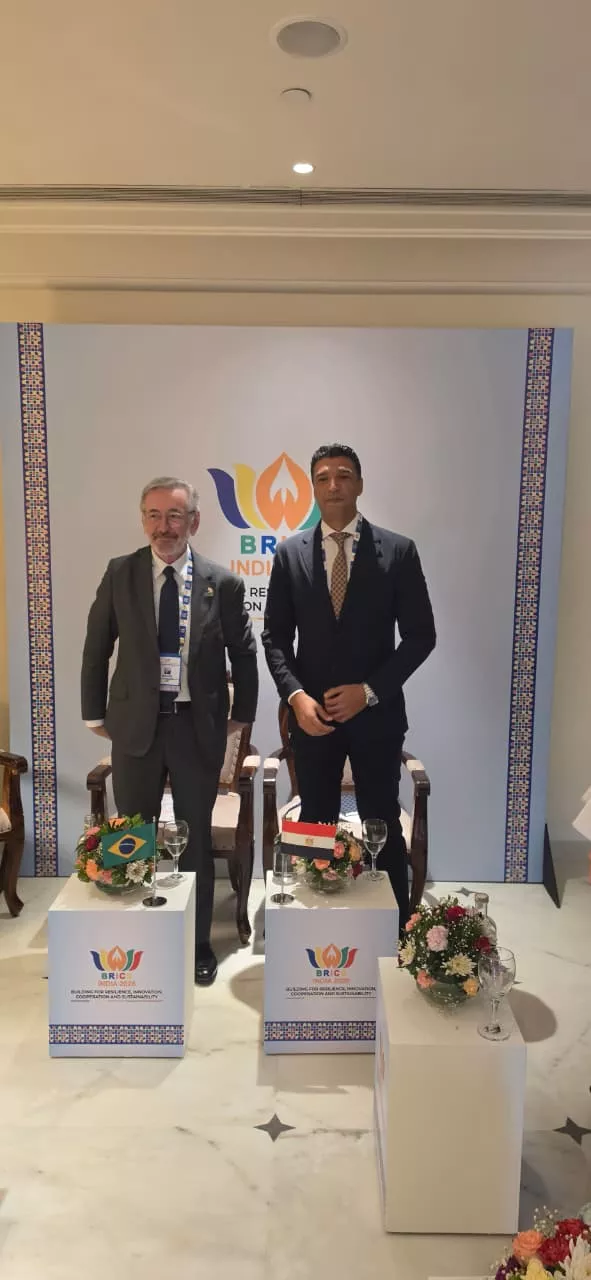 وزير الصناعة مع وزير التنمية والصناعة البرازيلي