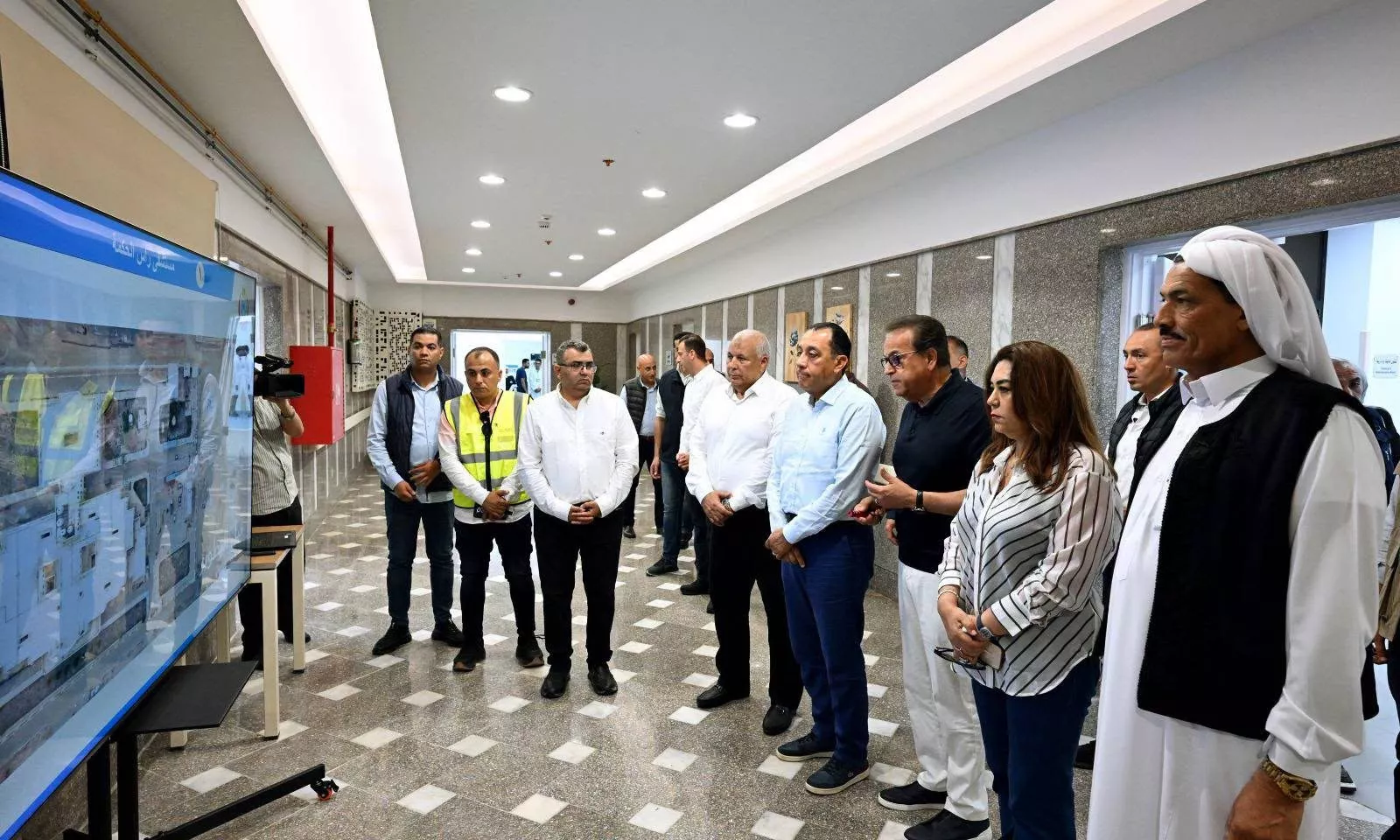 رئيس الوزراء يتفقد أعمال تطوير ورفع كفاءة مستشفى رأس الحكمة 