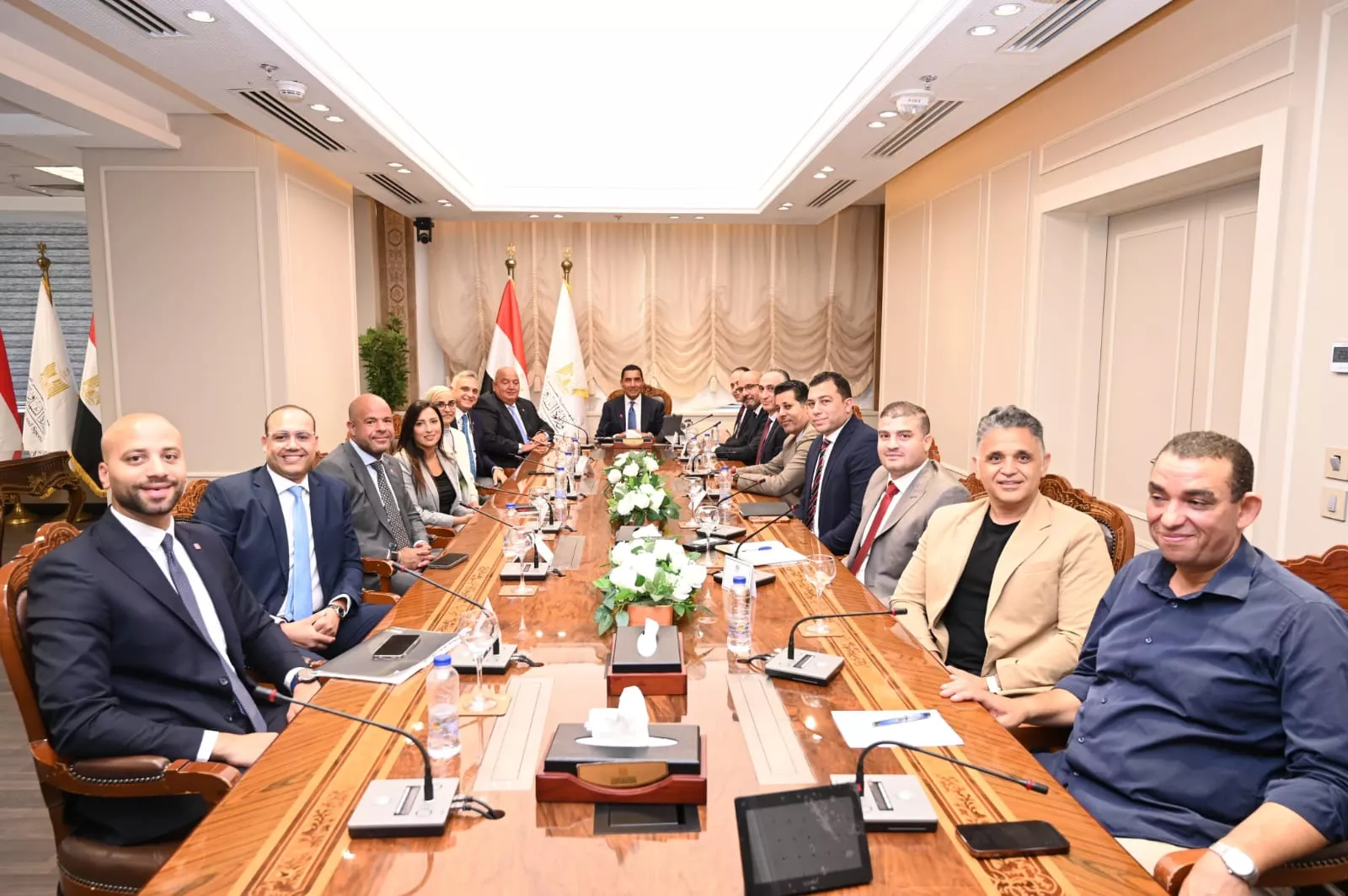 وزير الرياضة يلتقي بالرئيس التنفيذي والعضو المنتدب لبنك saib