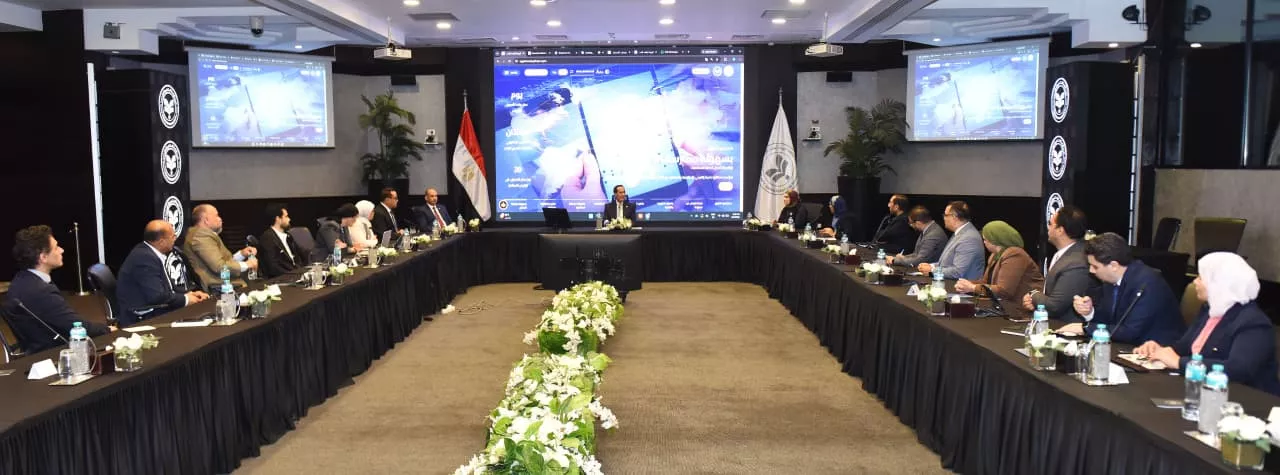 رئيس هيئة الاستثمار يتابع تطوير البوابة الإلكترونية للهيئة