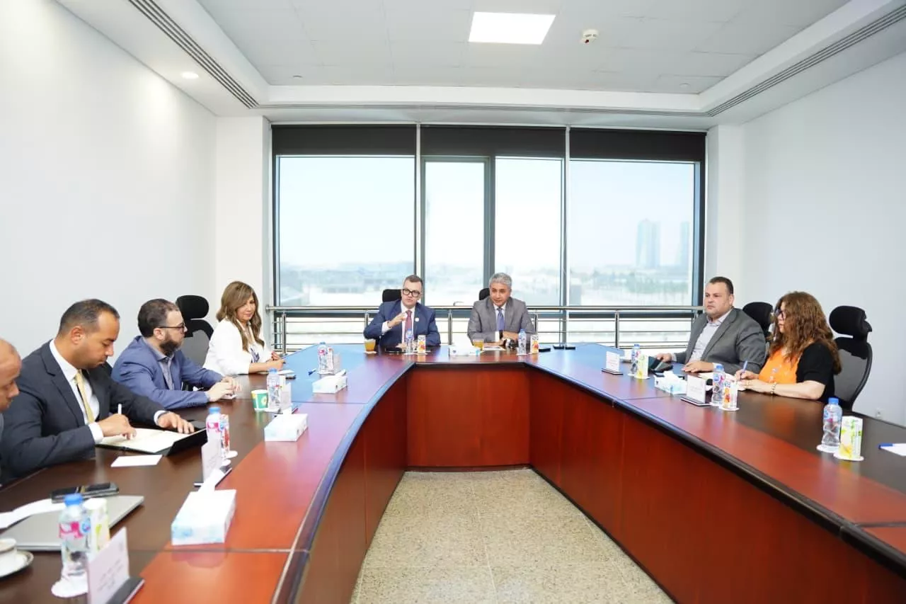 لبحث سبل تعزيز التعاون والتنسيق بين وزارتي السياحة والتخطيط