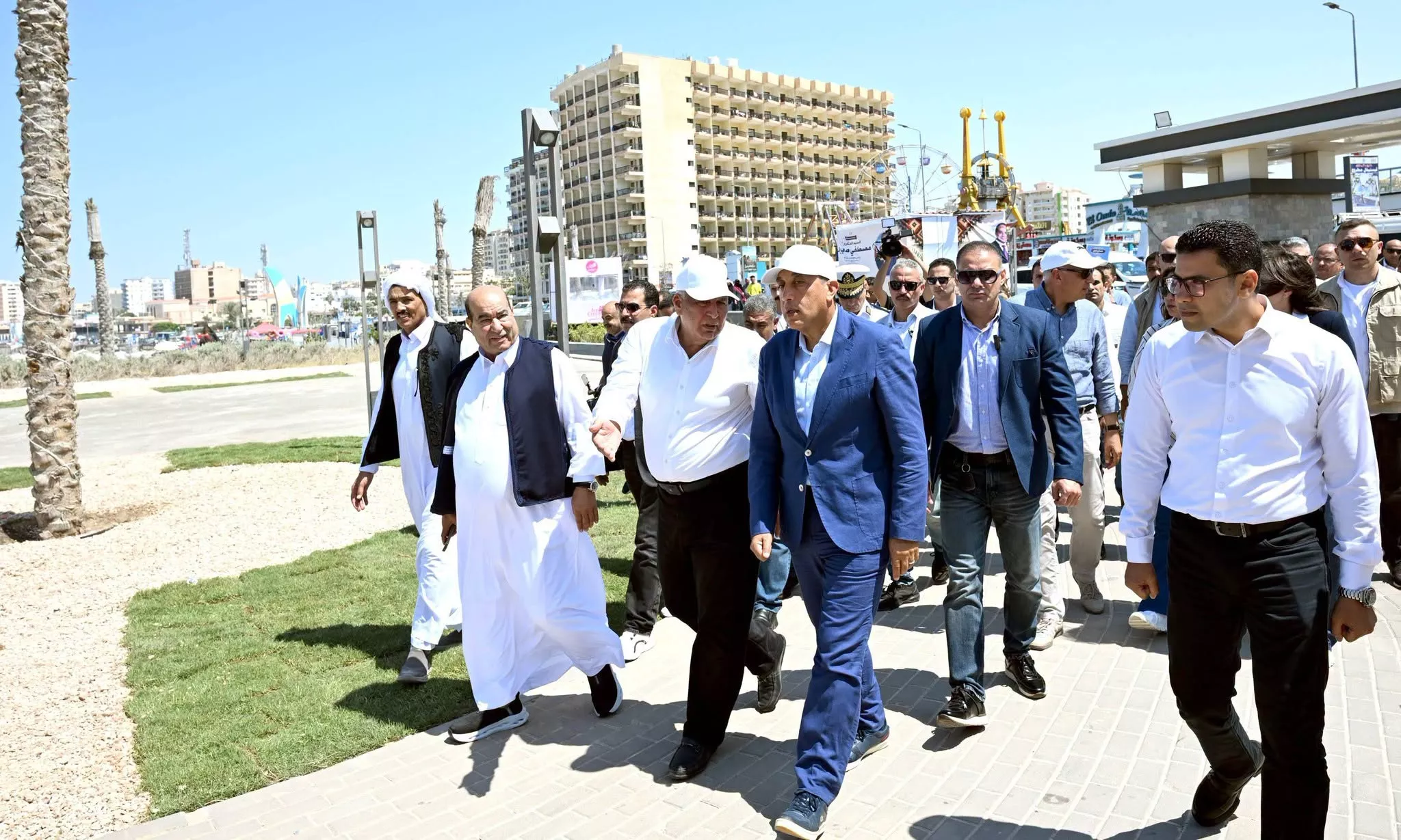 رئيس الوزراء يفتتح كورنيش 30 يونيو المطور