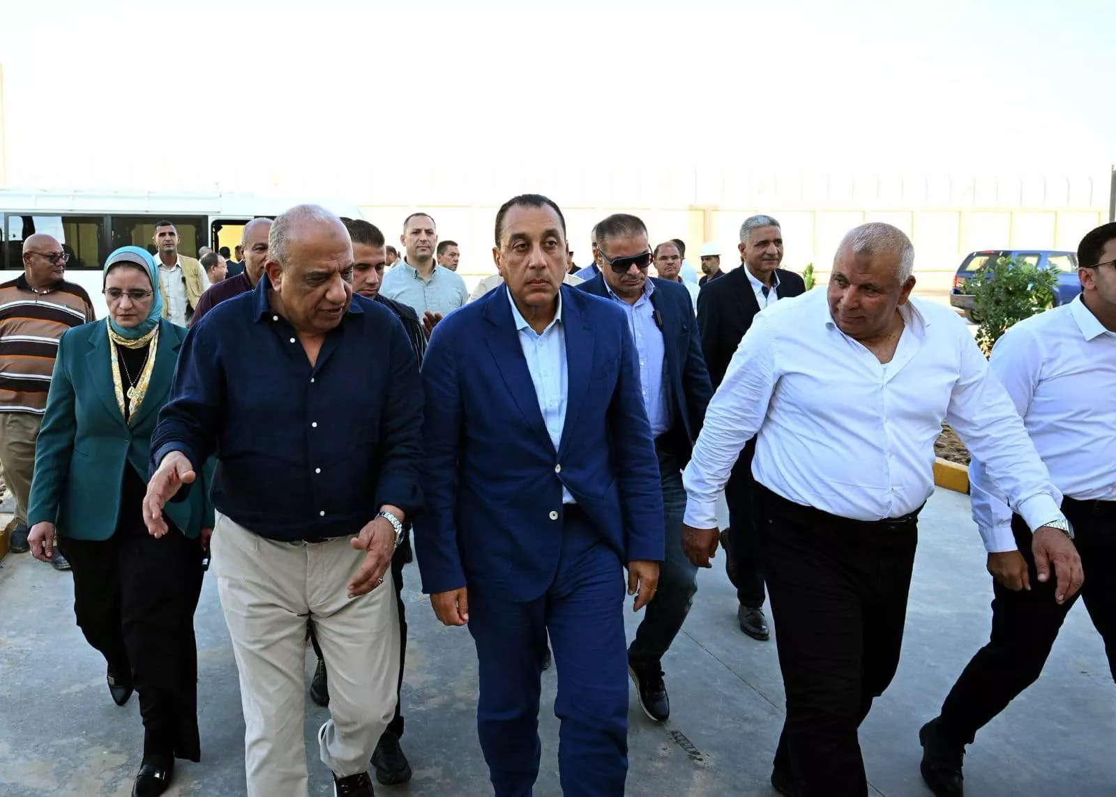 رئيس الوزراء يتفقد محطة محولات كهرباء شرق مطروح