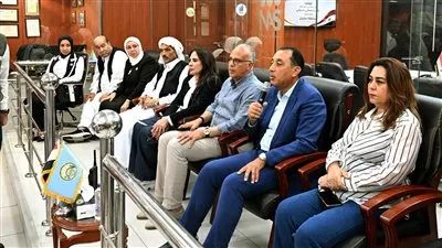 مدبولي يزور مركز سيطرة الشبكة الوطنية للطوارئ والسلامة العامة بمحافظة مطروح