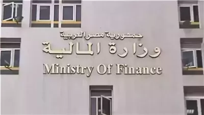 قرار وزاري باعتبار الرصيف 27 بميناء العين السخنة دائرة جمركية مؤقتة