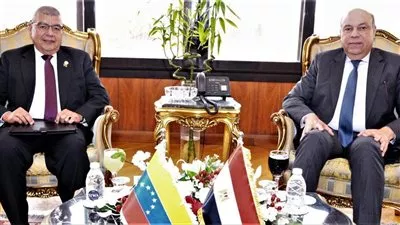 مصر وفنزويلا تبحثان آفاق التعاون في مجال الطيران المدني