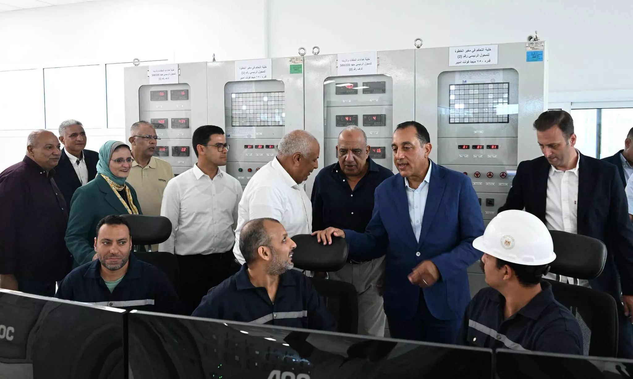 رئيس الوزراء يتفقد محطة محولات كهرباء شرق مطروح