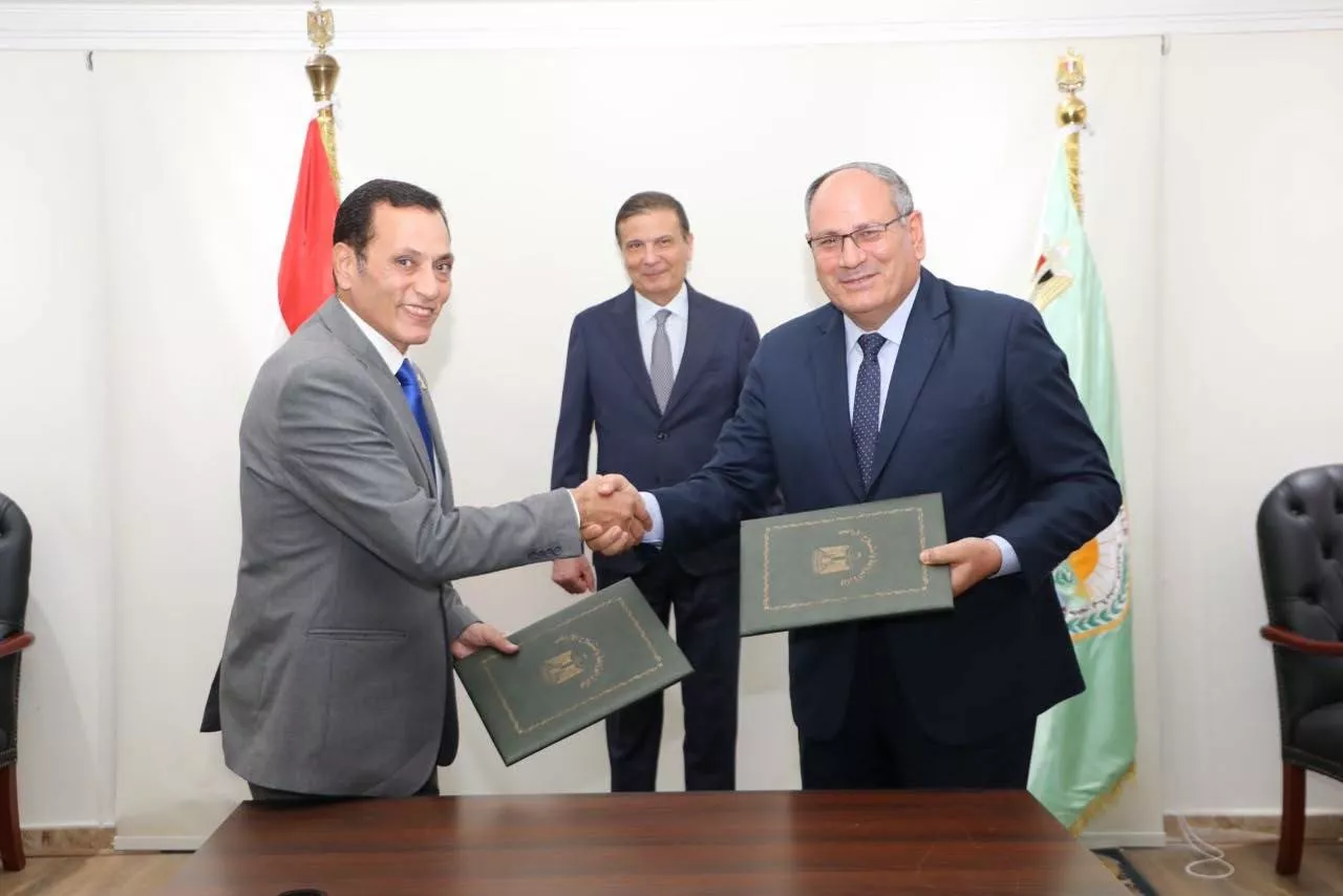 وزير الزراعة يشهد توقيع اتفاق بين الريف المصري الجديد ومركز البحوث الزراعية