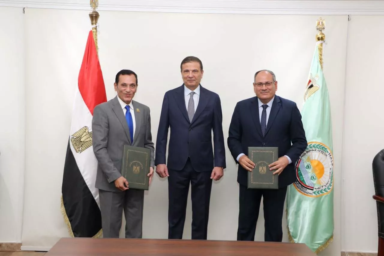 وزير الزراعة يشهد توقيع اتفاق بين الريف المصري الجديد ومركز البحوث الزراعية