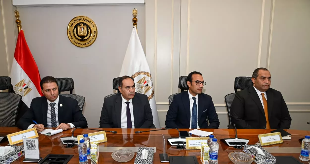 وزير التموين يجتمع مع ممثلي شعبة صناعة الذهب والمجوهرات