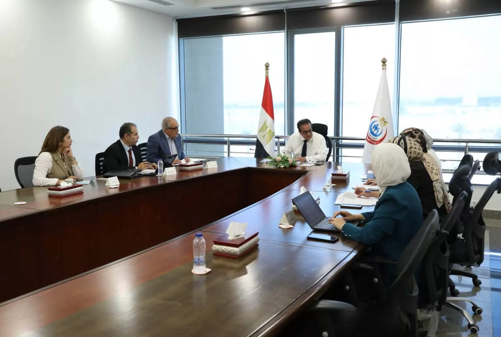 وزير الصحة يبحث التوسع في جراحات استبدال المفاصل