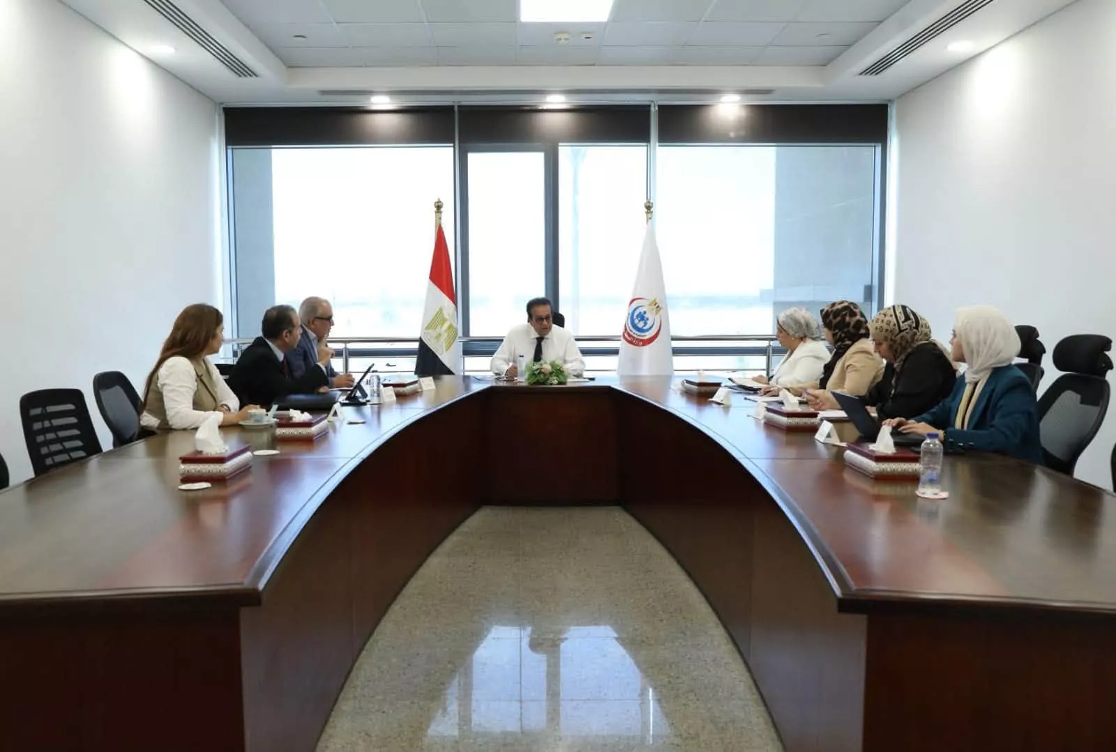 وزير الصحة يبحث التوسع في جراحات استبدال المفاصل
