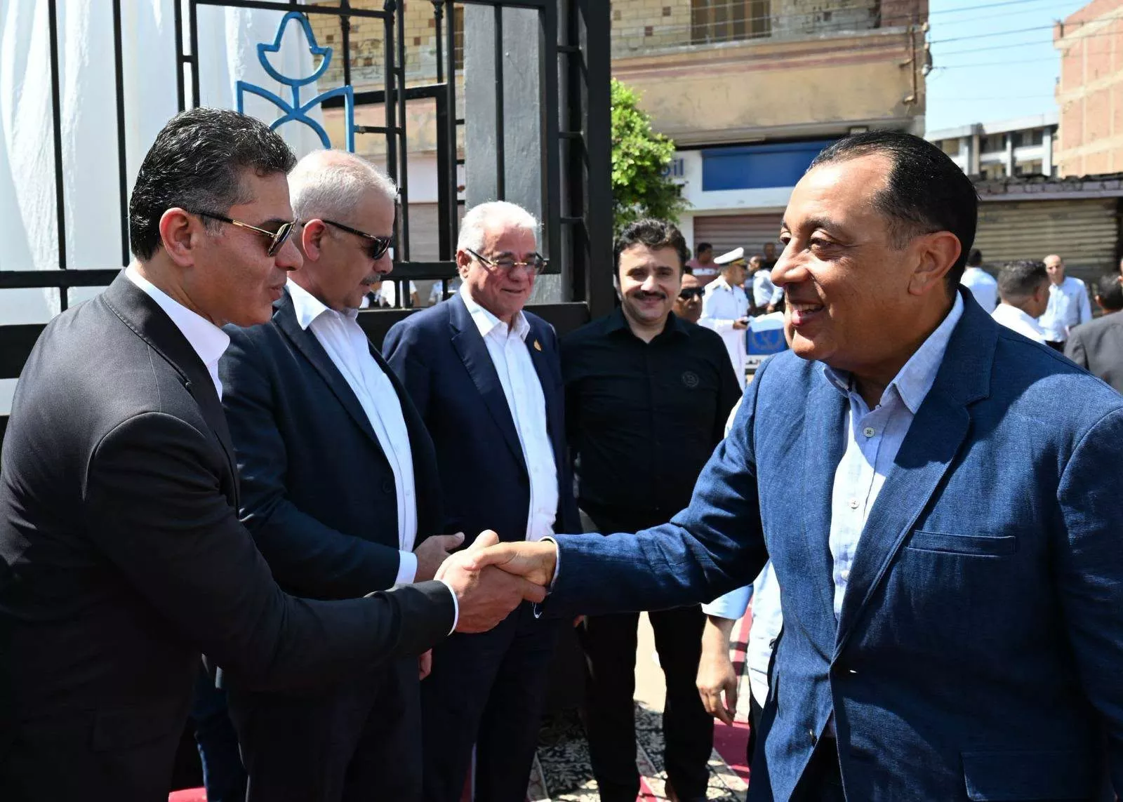 مدبولي يفتتح ويتفقد عددا من المشروعات الخدمية والتنموية بالغربية