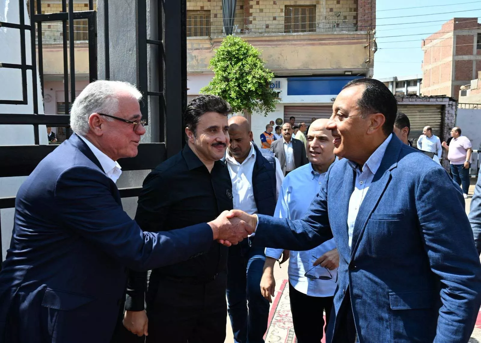 مدبولي يفتتح ويتفقد عددا من المشروعات الخدمية والتنموية بالغربية