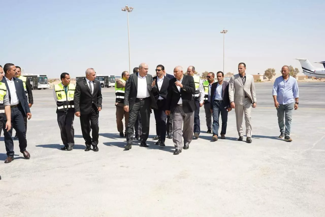 زيارة وزير الطيران المدني إلى محافظة مطروح