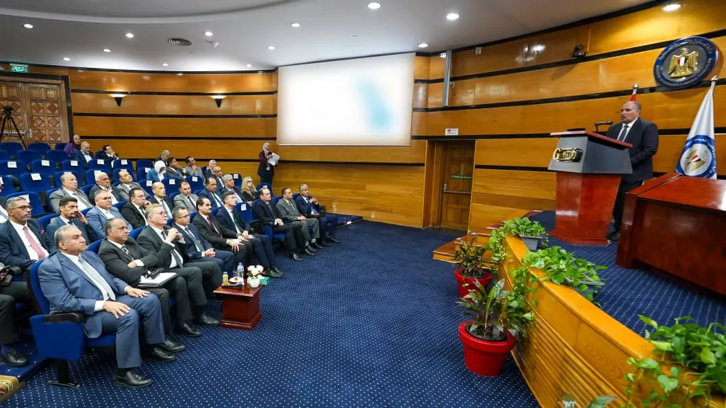 وزير البترول مع رؤساء ومديري شركات البترول العالمية والمصرية