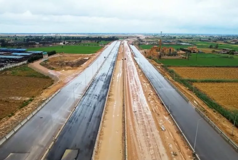مشروعات الطرق والمحاور والكباري بمحافظتي الإسكندرية وكفر الشيخ