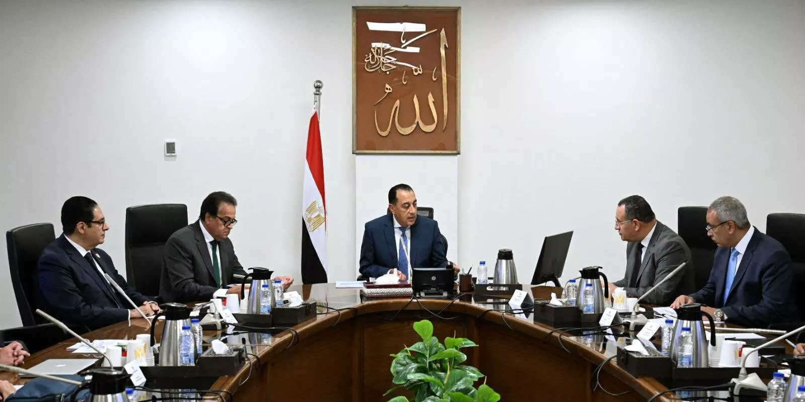 مدبولي يتابع موقف تنفيذ معهد القومي للأورام الجديد