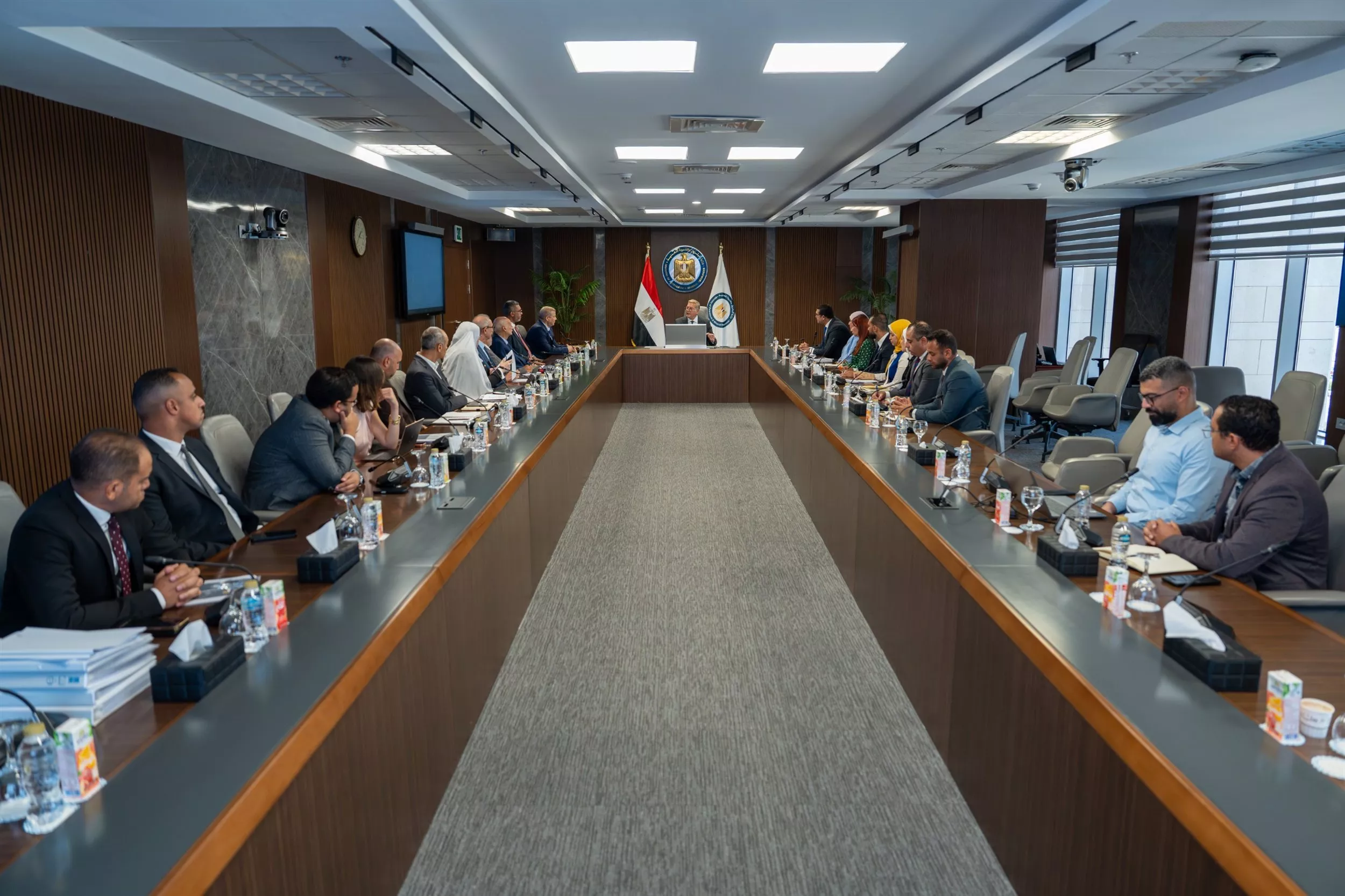 وزير البترول يتابع استعدادات معرض حوض البحر المتوسط 