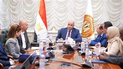 «العمل» تستعد لإطلاق نظام رقمي موحد لإدارة تصاريح عمل الأجانب