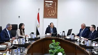 رئيس الوزراء يتابع الموقف التنفيذي لتطوير وتنمية منطقة الساحل الشمالي