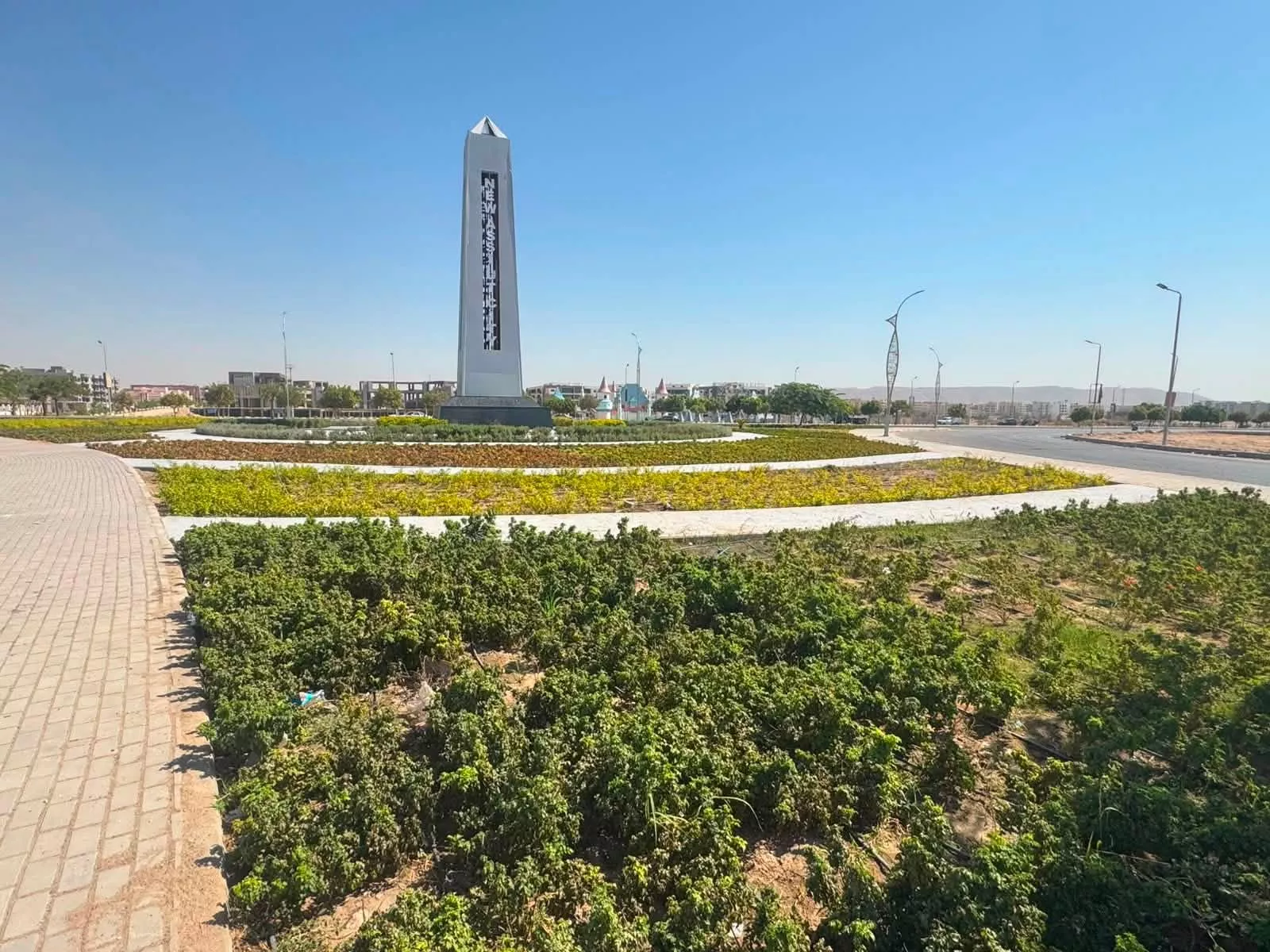مشروعات الطرق والمرافق بعدد من المدن الجديدة