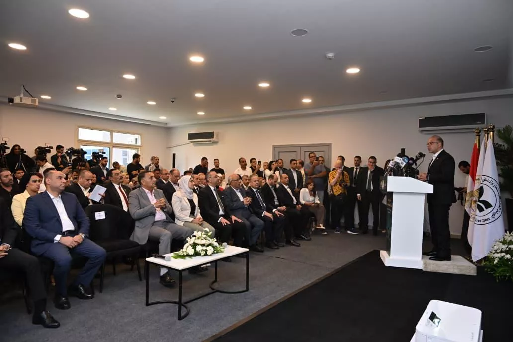 إفتتاح مركز خدمات المستثمرين بالمنطقة الاستثمارية في بنها