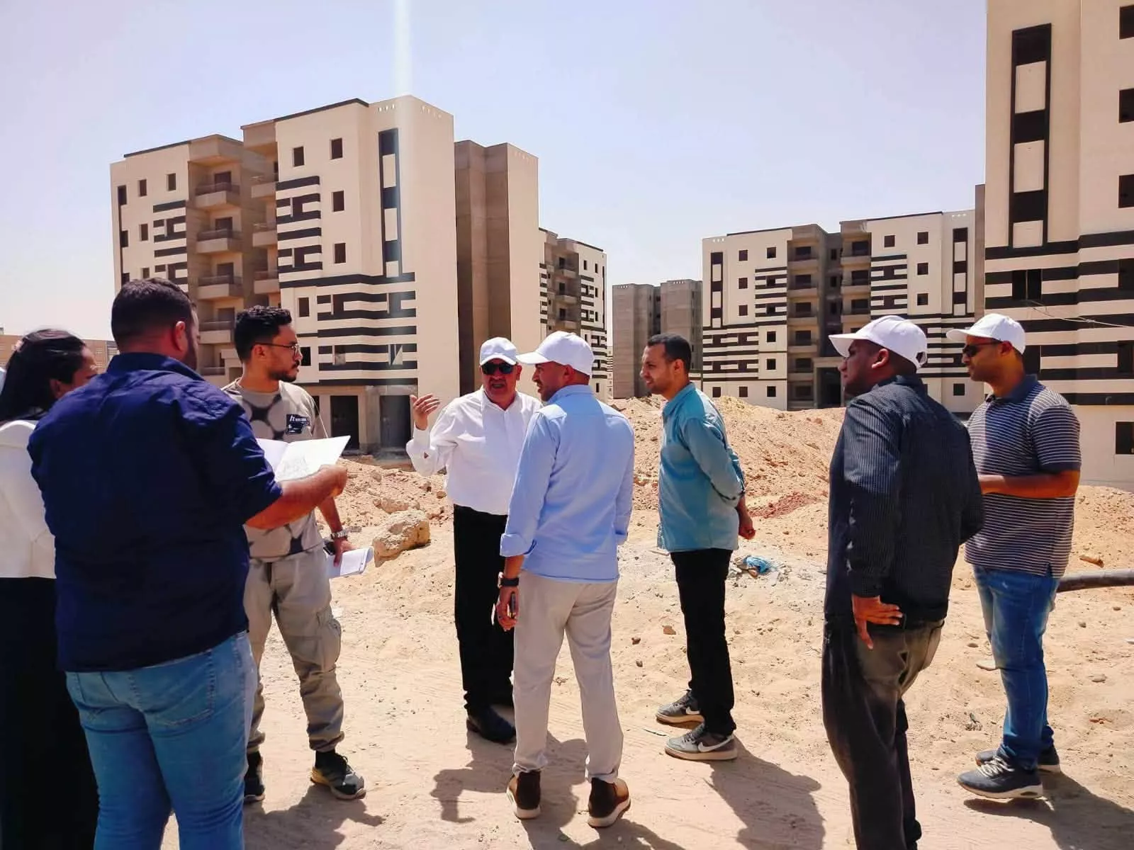 الإسكان تتابع تنفيذ مشروعات سكنية بعدد من المدن
