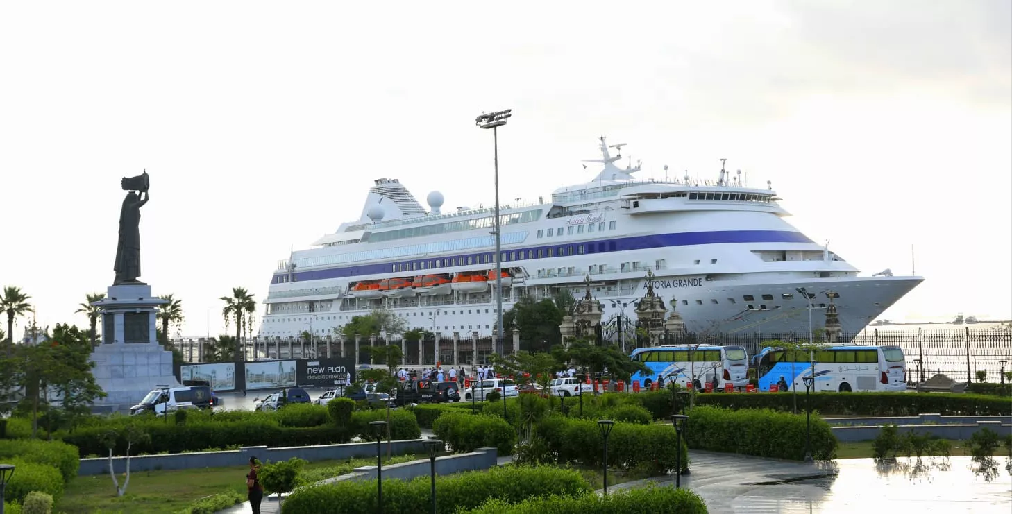 ميناء غرب بورسعيد يستقبل السفينة السياحية ASTORIA GRANDE