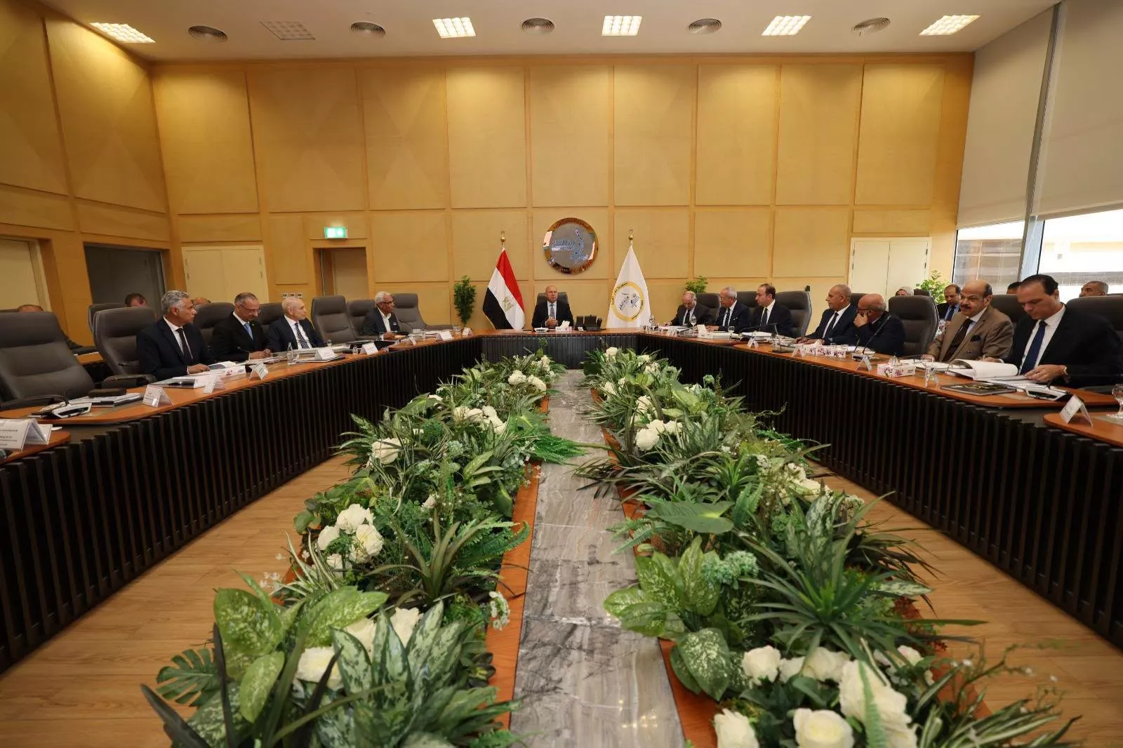 وزير النقل يترأس اجتماع الشركة القابضة للنقل البحري والبري