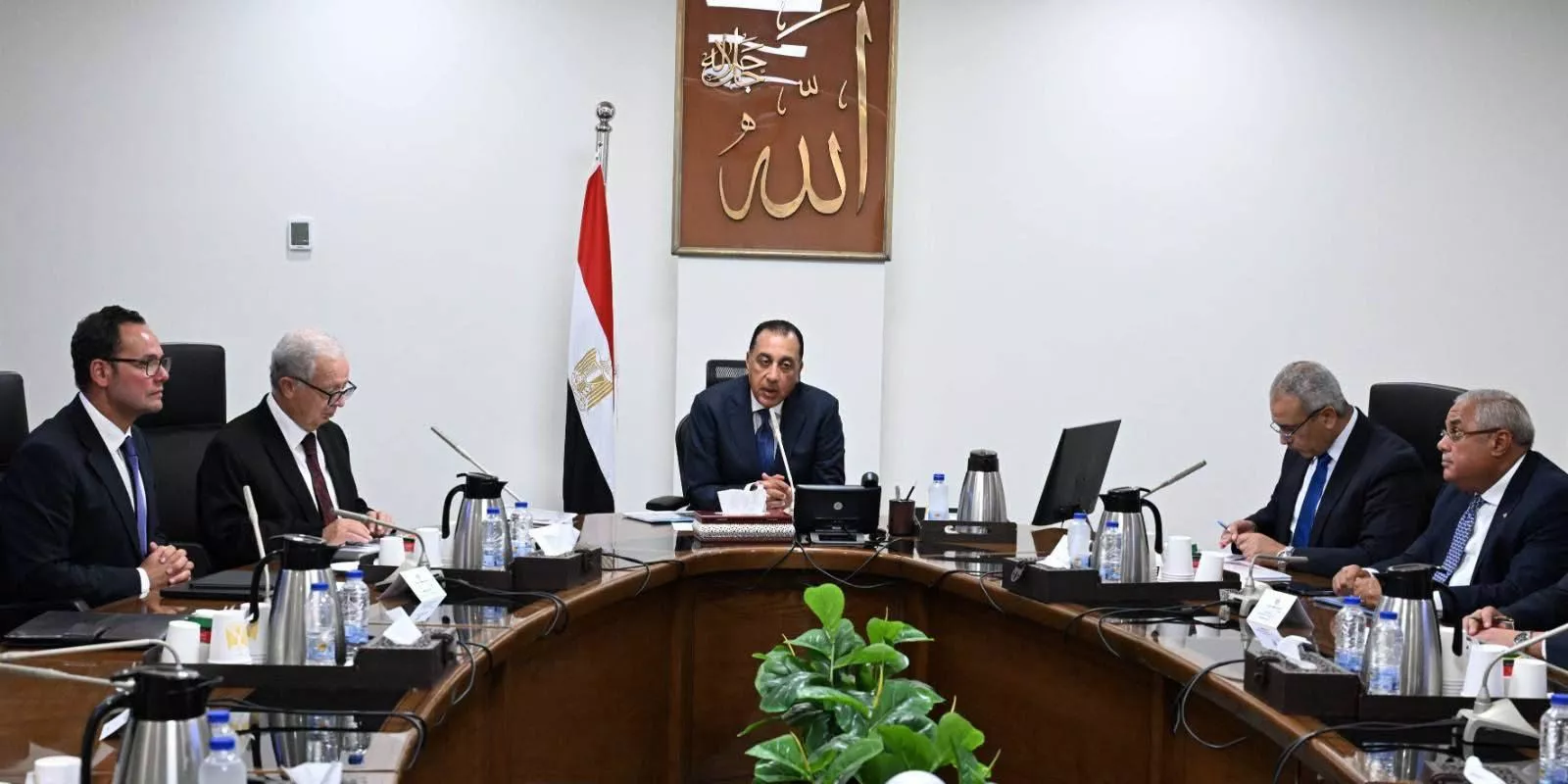 مدبولي يتابع مشروعات تطوير الشركة القابضة للغزل والنسيج
