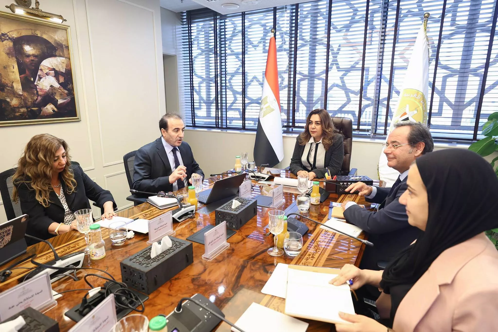 الدكتورة منال عوض تجتمع مع غيمار ديب
