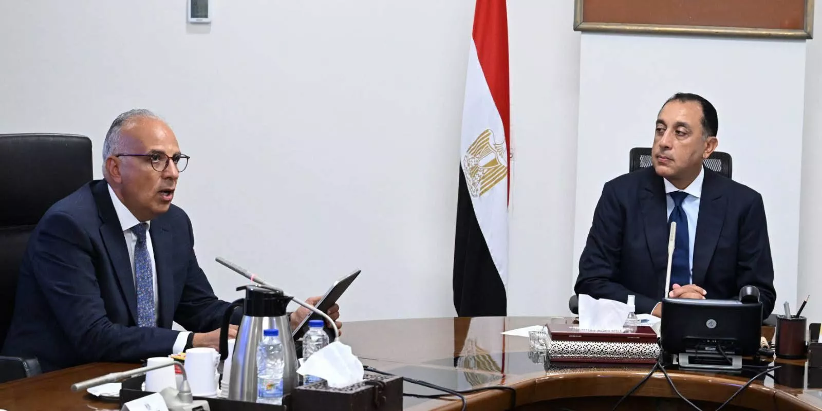رئيس الوزراء يتابع جهود الدولة لحماية الشواطئ 