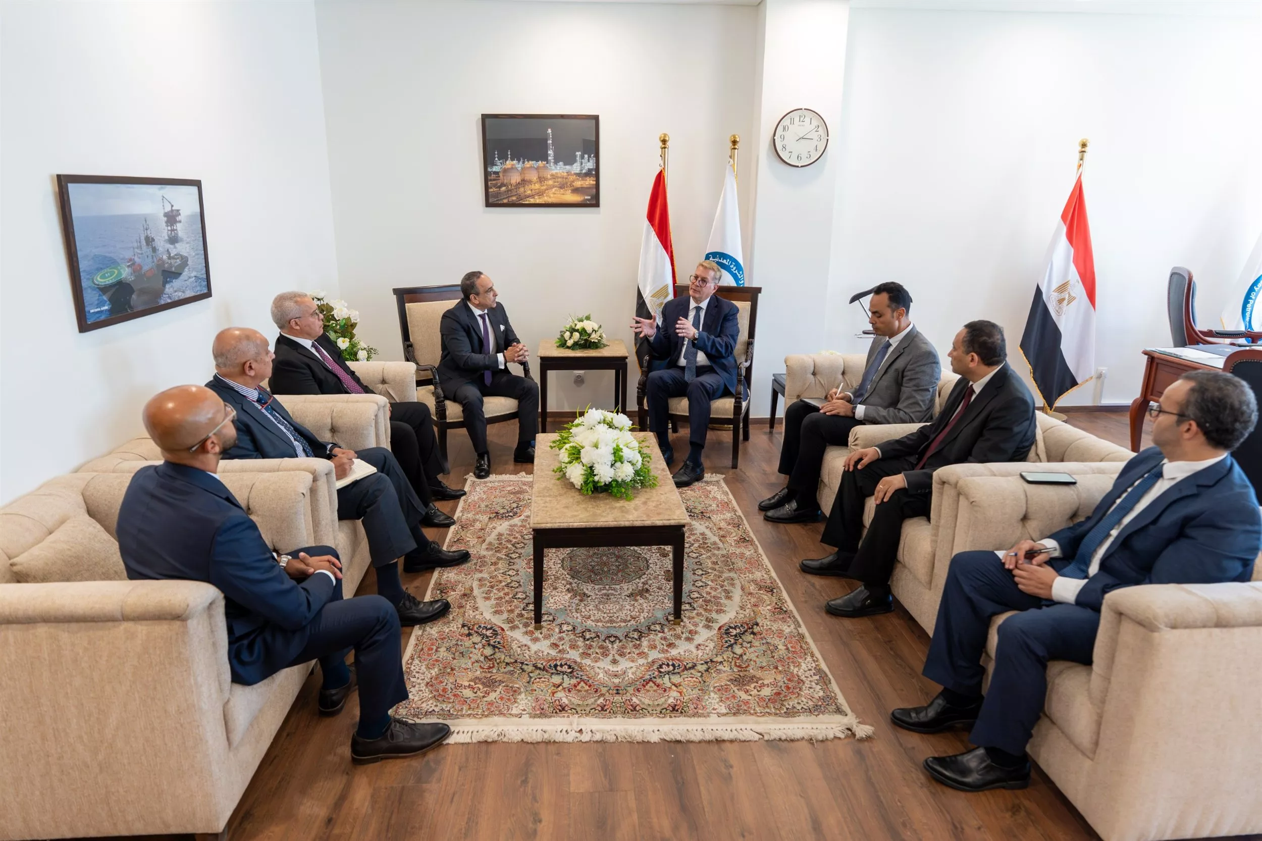 وزير البترول يجتمع مع وفد شركة هاليبرتون