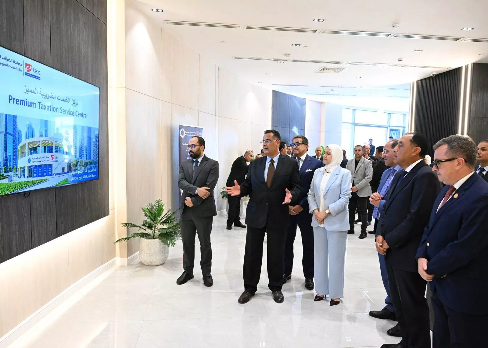 رئيس الوزراء يفتتح مركز الخدمات الضريبية المميزة بالعلمين 